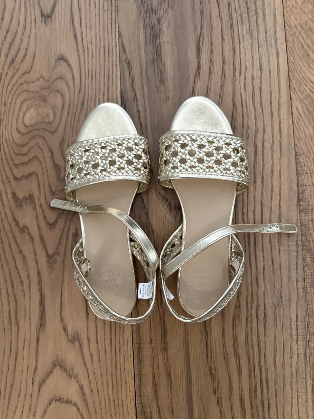 Janie and Jack- Gold sandals- 2y